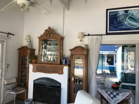 Casa en Venta - 4 dormitorios - USD 1.500.000