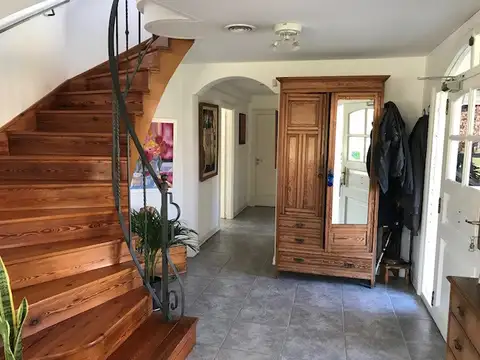 ABRIL VENTA CHALET SOBRE EXCELENTE LOTE AL GOLF!!! - Foto 0