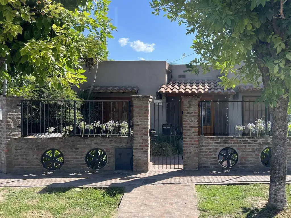 CHA. Venta casa 4 amb y departamento 2 amb en Capilla Del Señor, Exaltación de la Cruz