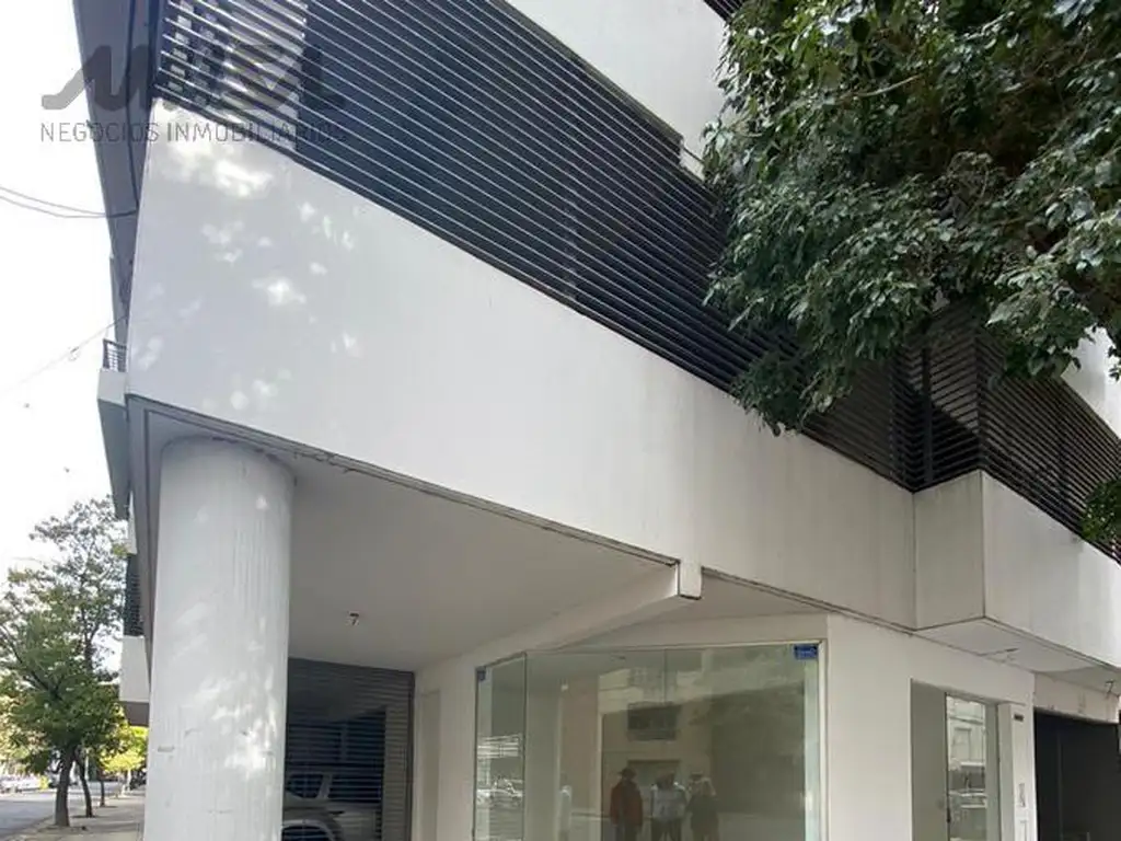 LOCAL COMERCIAL VIDRIADO EN VENTA CENTRO ROSARIO