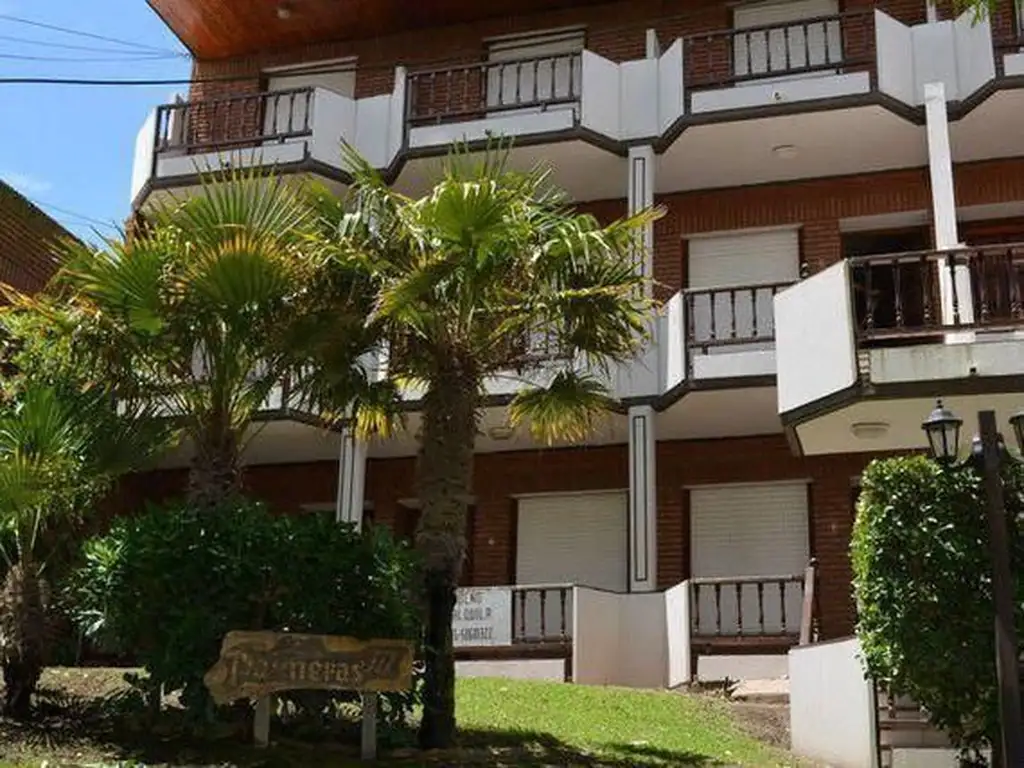 Venta de departamento 4 ambientes c/ cochera A pasos del mar