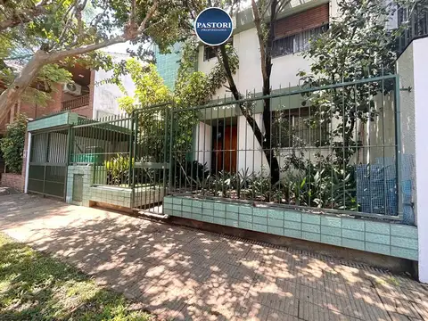 VENTA DE CASA DE 5 AMB EN OLIVOS