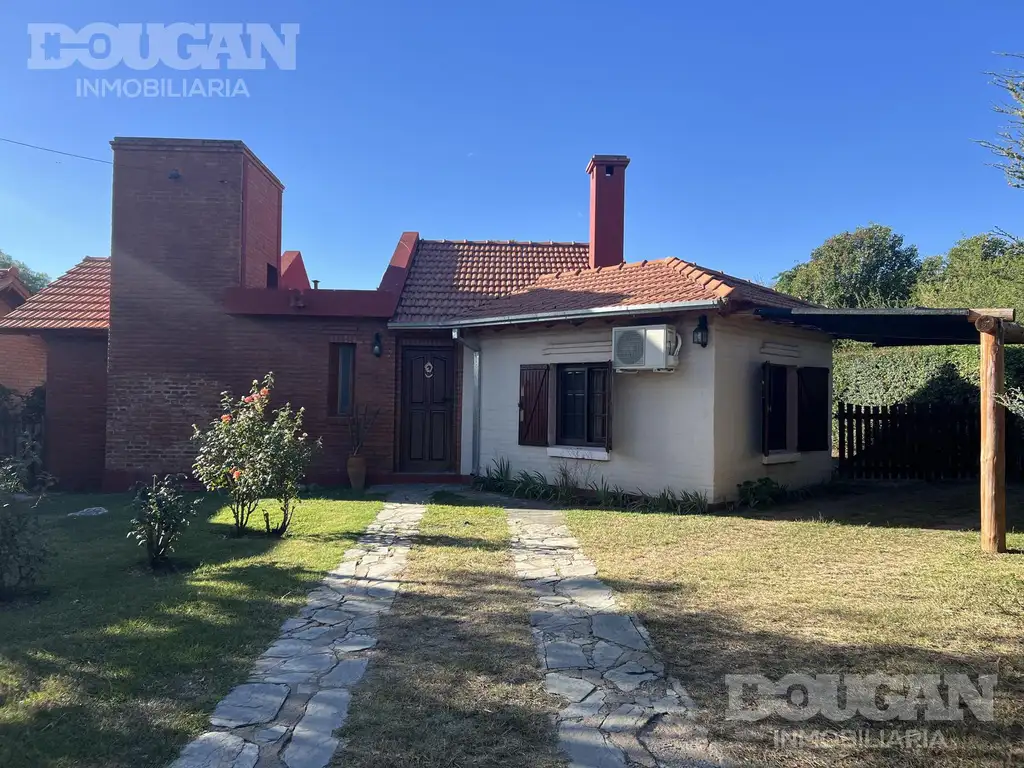 VENTA - Casa con Parque y Pileta