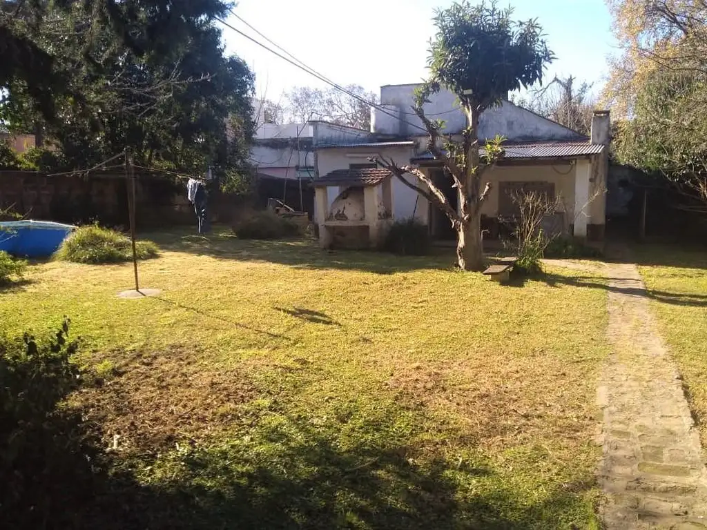 Terreno con casa premoldeada en venta en Arturo Segui