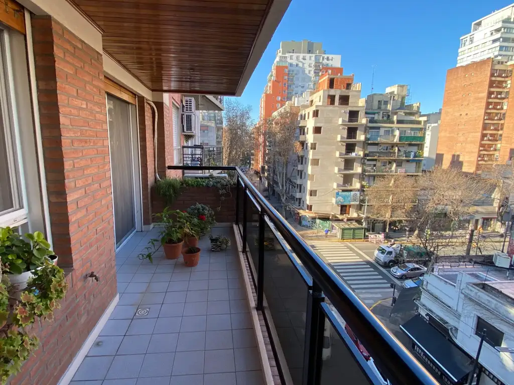 Vendo exclusivo PISO de 4 ambientes c/dep-serv cochera fija/cubierta baulera 4 baños 3 balcones.