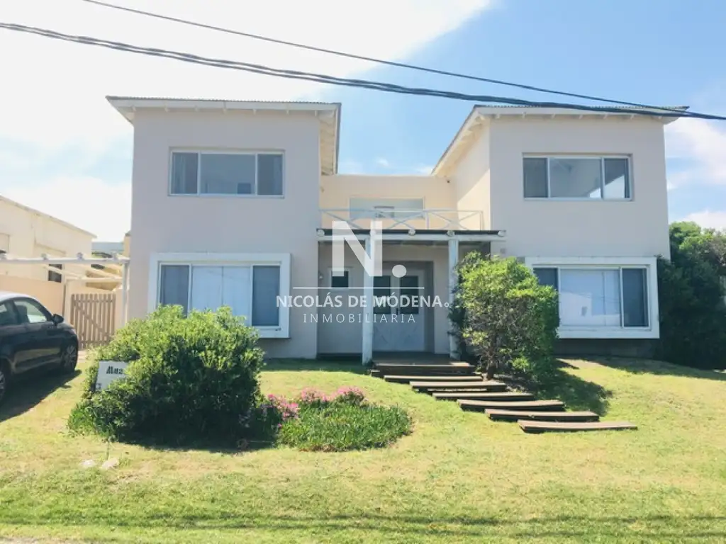 Hermosa casa con vista al mar