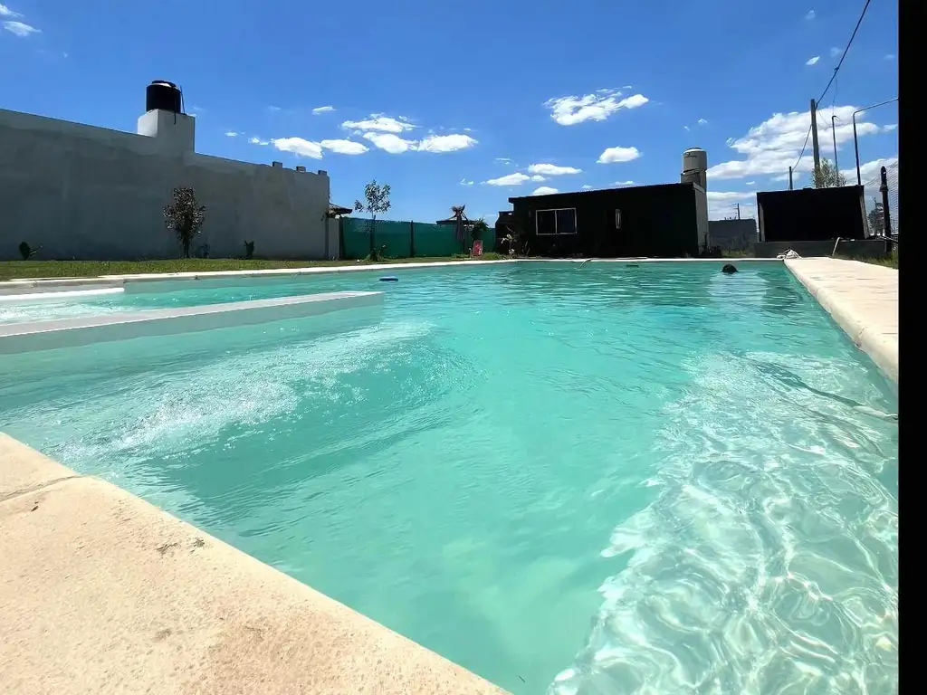 Quincho con Pileta en Altos de Piñero