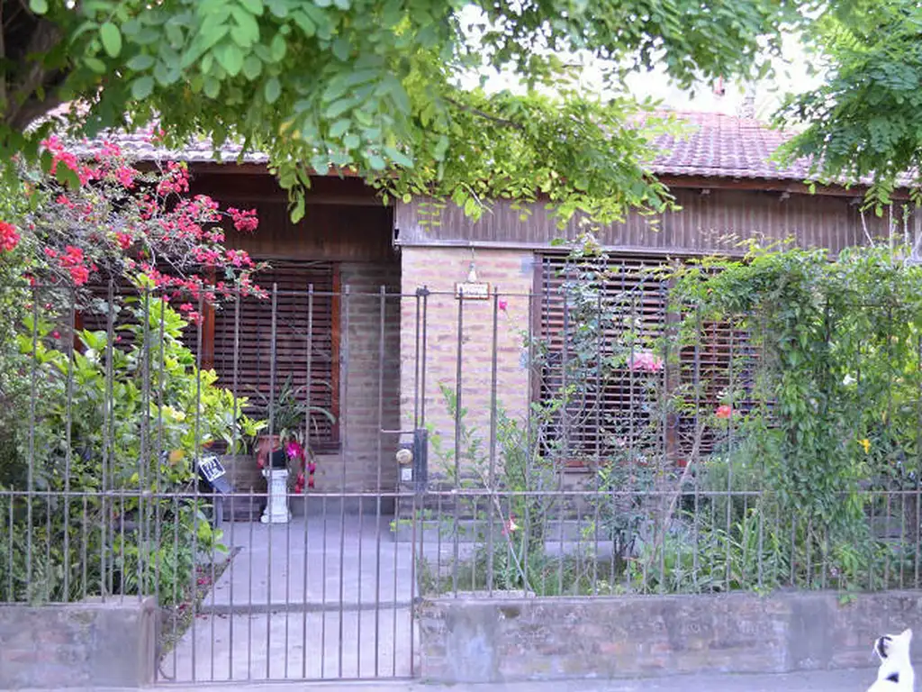 CASA EN VENTA EN CHASCOMUS.