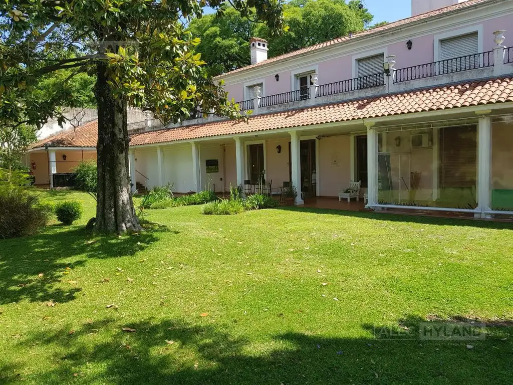 Casa  5 Ambientes en venta - S.Isi.-Centro