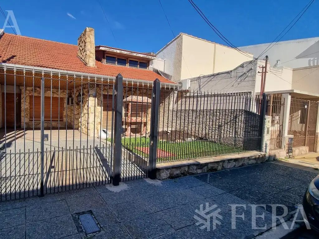 Venta casa para dos familias en Villa Dominico (31959)