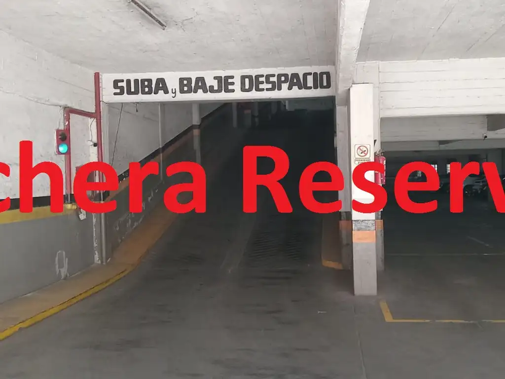 COCHERA EN VENTA UBICADA 1ER PISO - RESERVADA