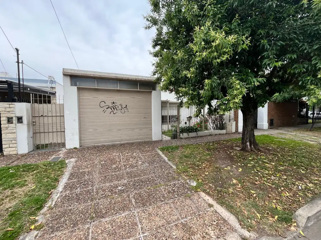 VENTA CASA SOBRE LOTE PROPIO ,EXCELENTE ZONA DE ITUZAINGO NORTE