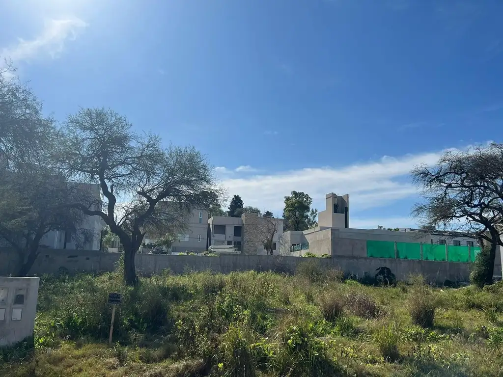 Se vende lote lomas del norte