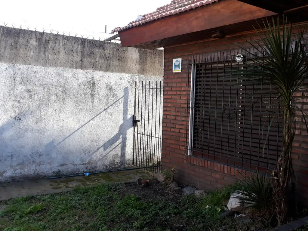 CASA DE 4 AMBIENTES MORON - Foto 0