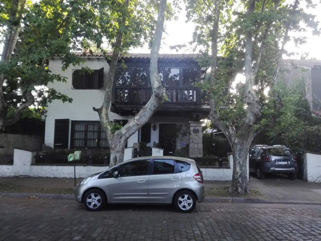 Casa de 5 ambientes en venta - Villa Ballester