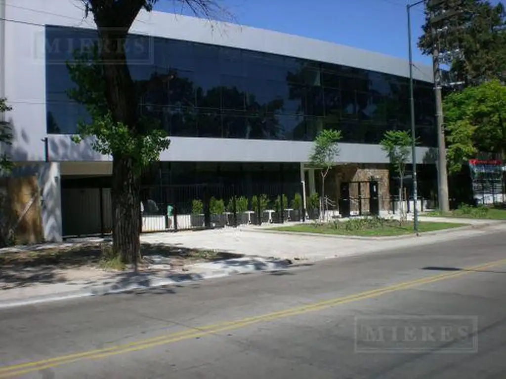 Oficina de 139 m2 en alquiler - San Isidro