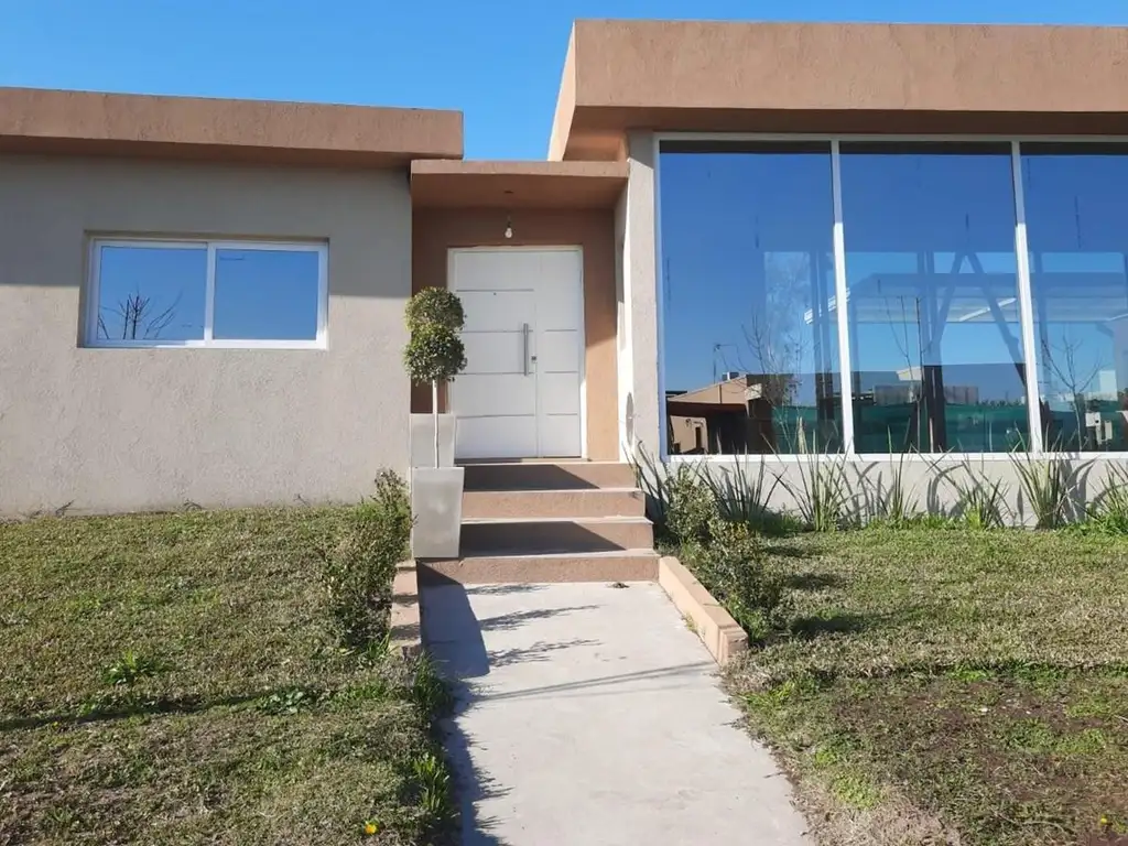 Casa  en Venta en Pilar del Este, SANTA ELENA