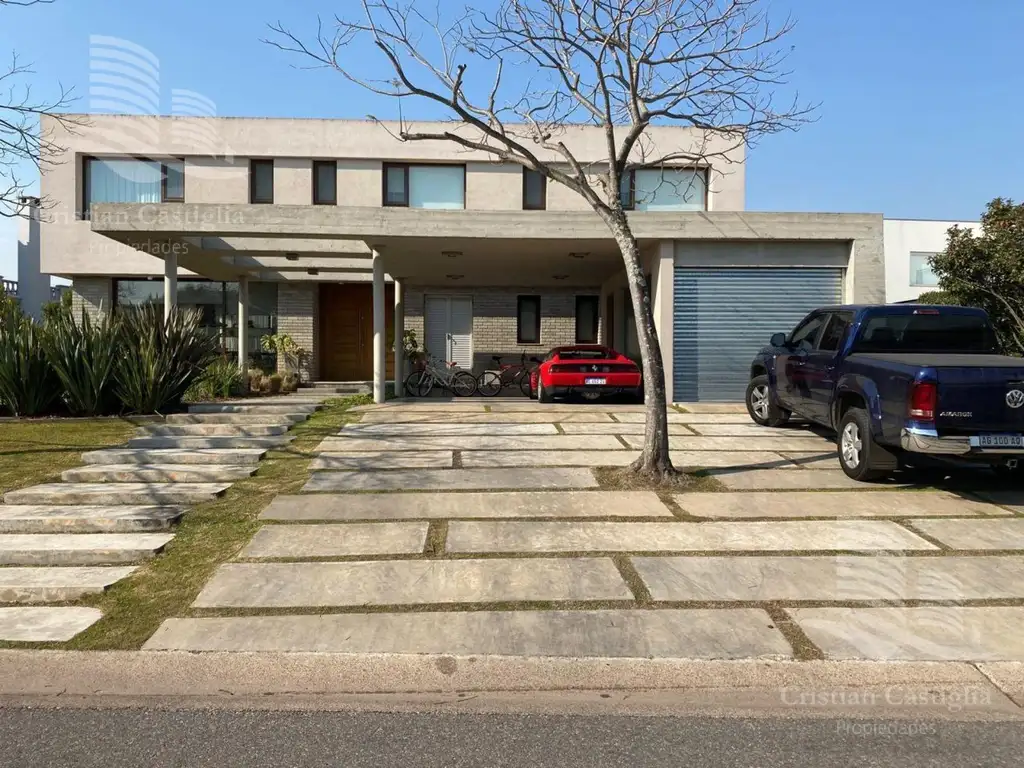 Venta - Casa 6 Ambientes al Rio, Jardín, Pileta - El Golf, Nordelta, Tigre