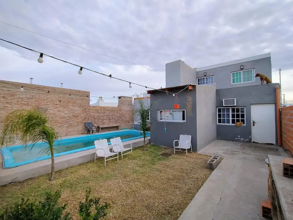 CASA CON LOCAL A LA VENTA EN LOS TRONCALES DEL SUR