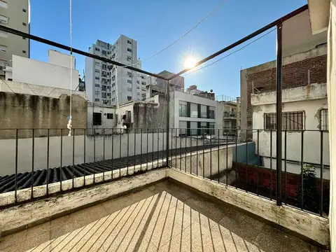 Venta Casa de altos con terraza en Pocitos