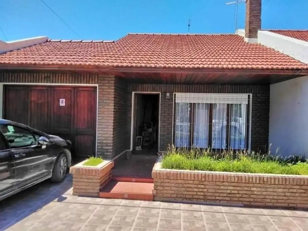 Casa en venta - 2 dormitorios 2 baños - 150mts² - Coronel Dorrego