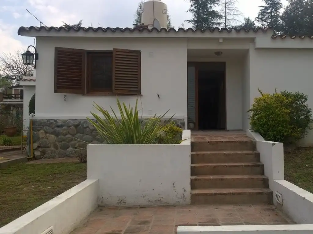 CASA EN VENTA 2 DORMITORIOS VILLA LOS AROMOS