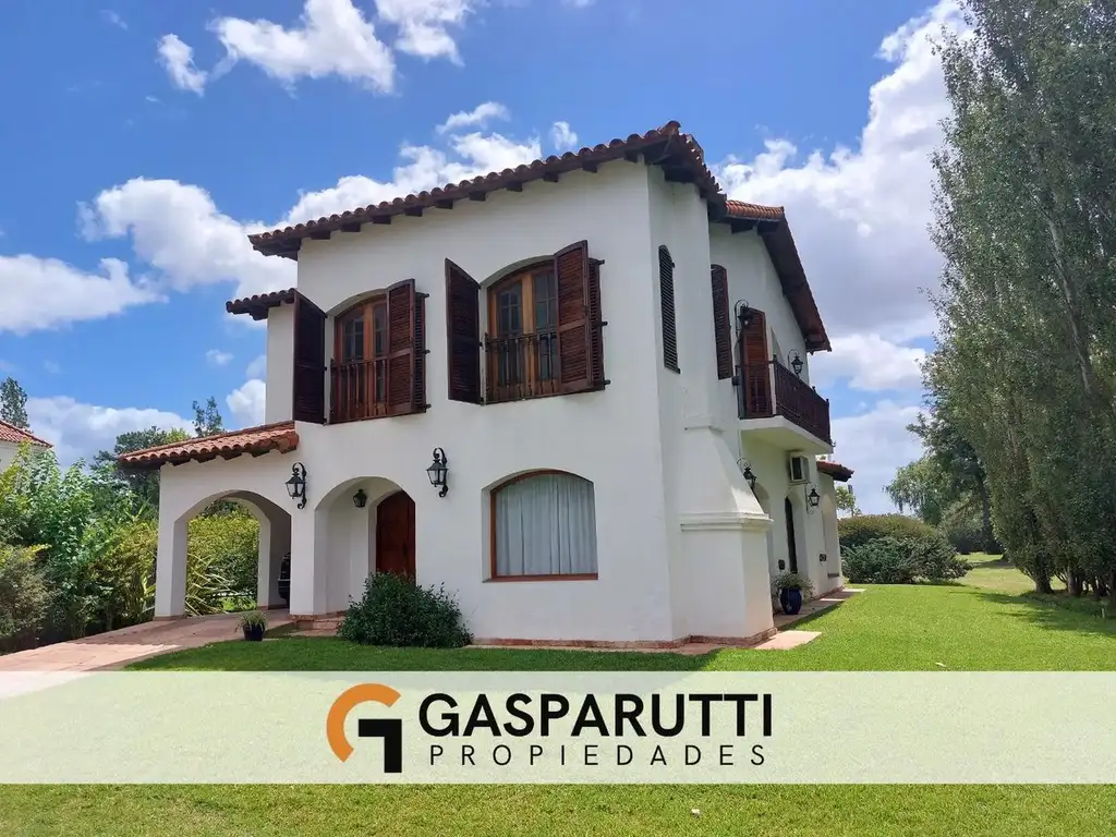 Hermosa Casa en Venta 5 Ambientes con Vista Al Golf en Aranj