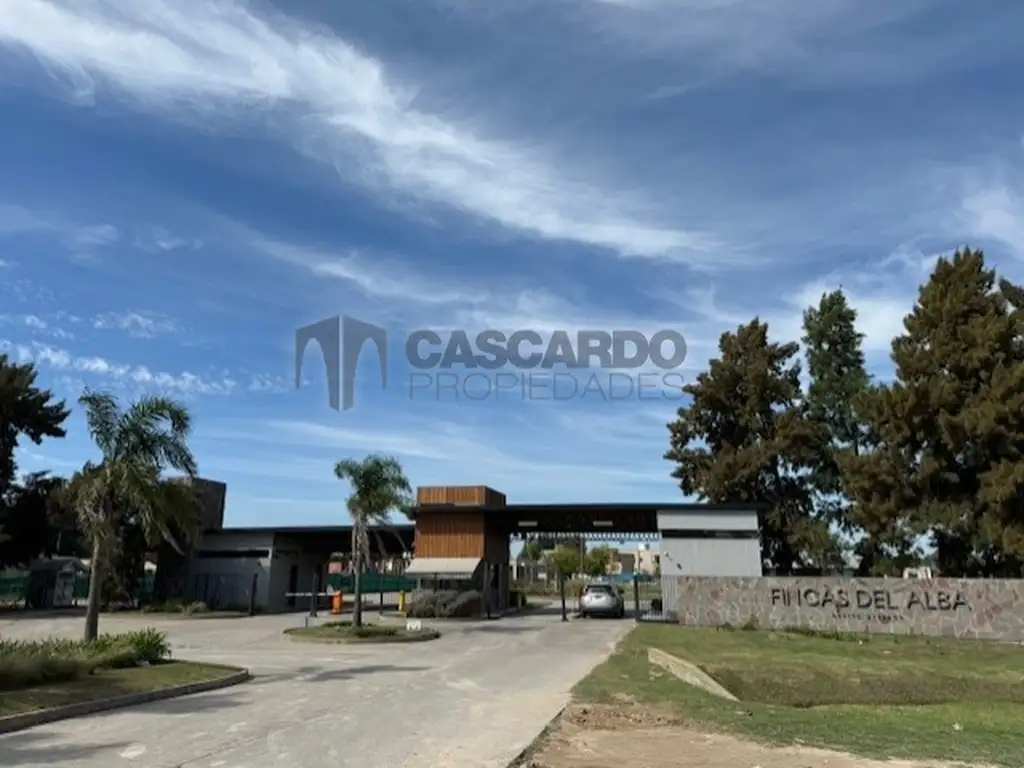 Lote de 1725m2 en excelente ubicación y orientación. Apto crédito hipotecario.