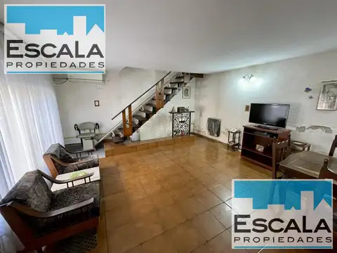 CASA DOS DORMITORIOS EN VENTA CENTRICA