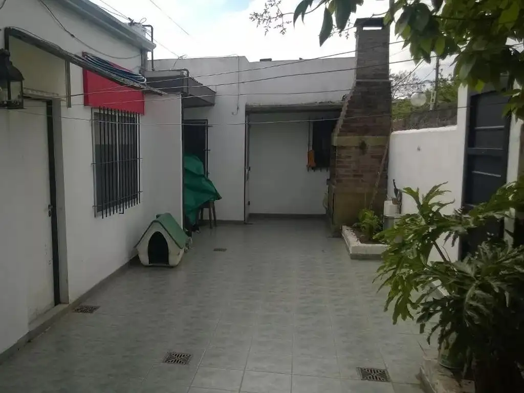 PH  venta 2 dormitorios-Terreno 123 mts 2 y 80 mts 2 cubiertos- Los Hornos