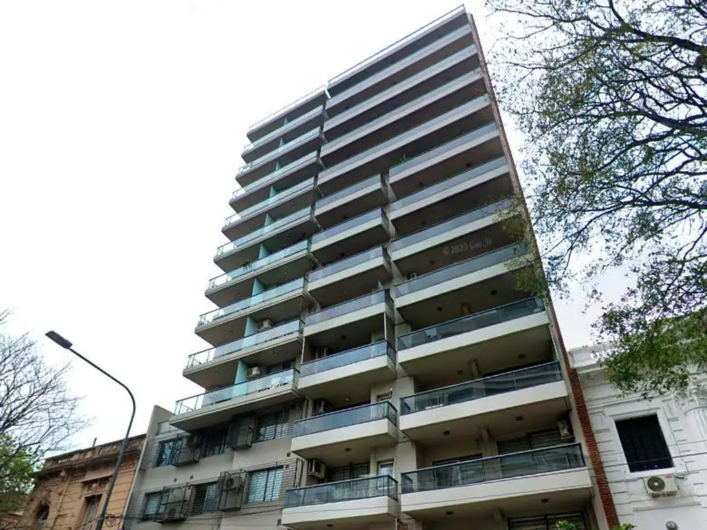 Cochera en primer piso - Av. Pellegrini 300 - Centro Rosario