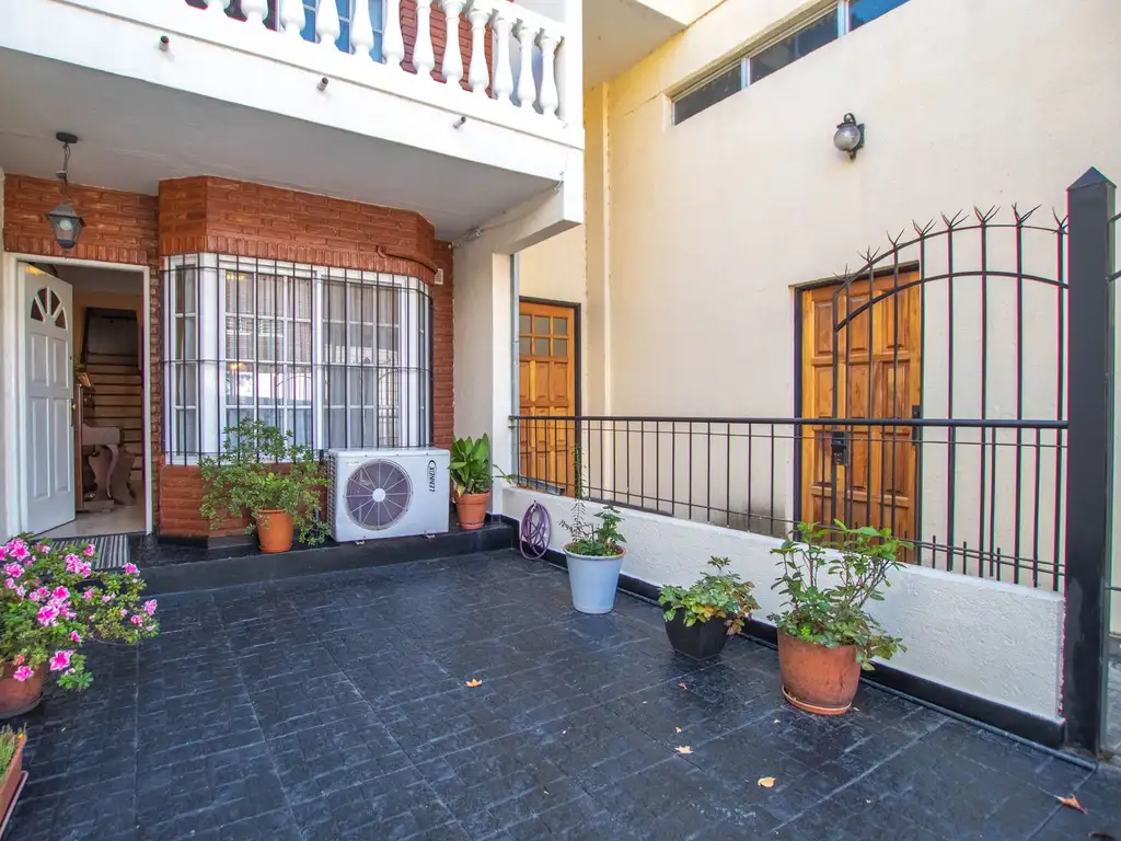 VENTA PH DUPLEX 3 AMBIENTES  MUNRO COCHERA PATIO