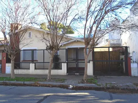 VENTA CASA 4 AMBIENTES EN OLIVOS