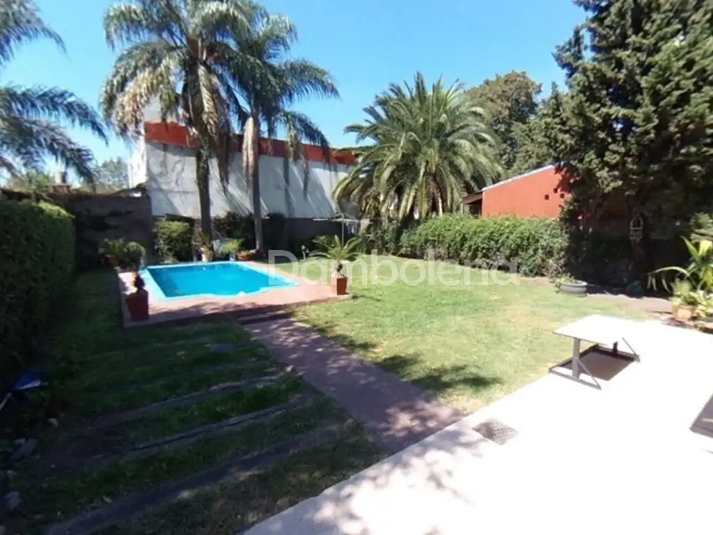 Casa Chalet  en Venta en Moreno, G.B.A. Zona Oeste, Argentina