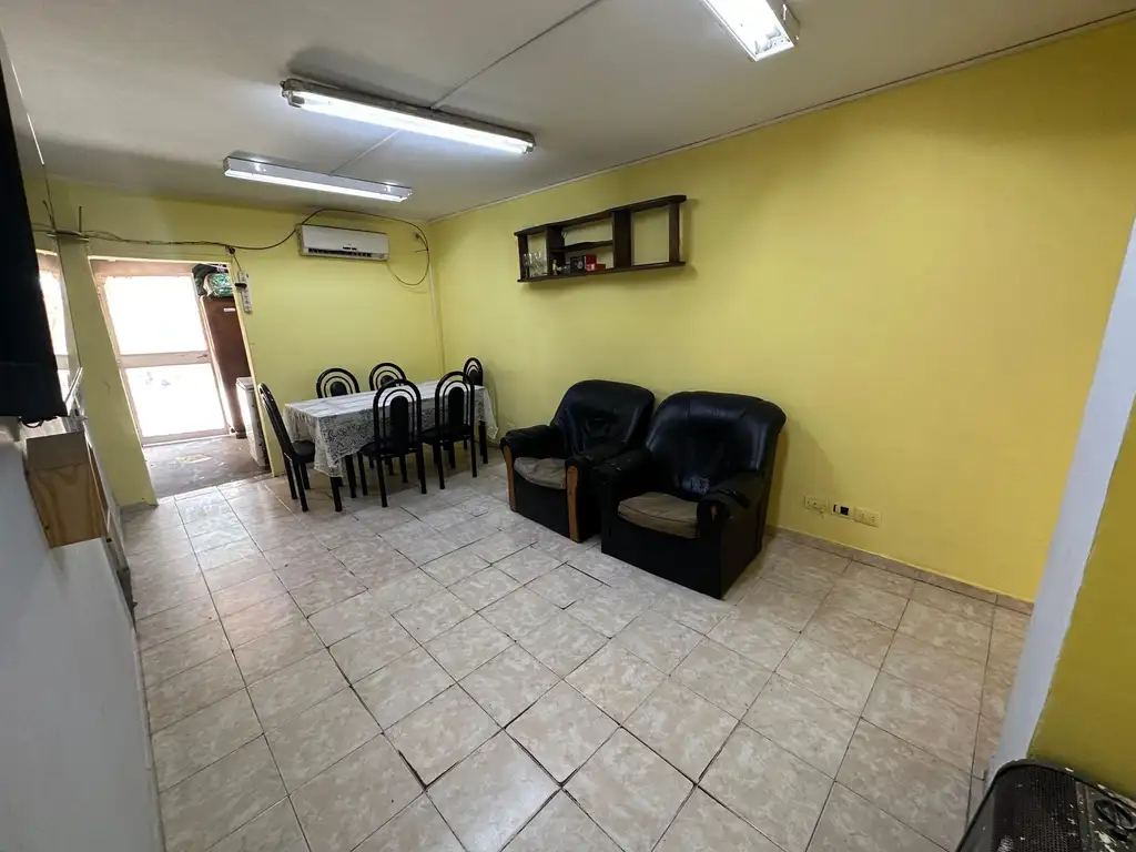 VENTA DE DEPTO 4 AMBIENTES CON COCHERA Y PATIO