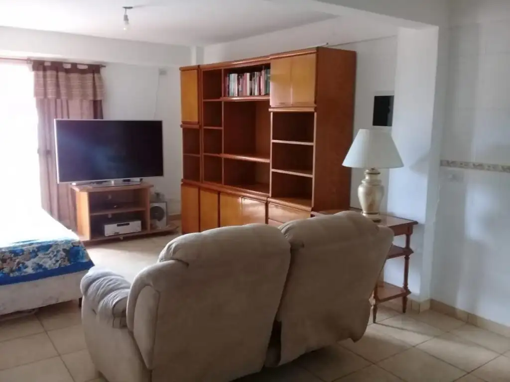 DEPARTAMENTO 2 AMBIENTES , COCHERA , ESCUCHA OFERTA