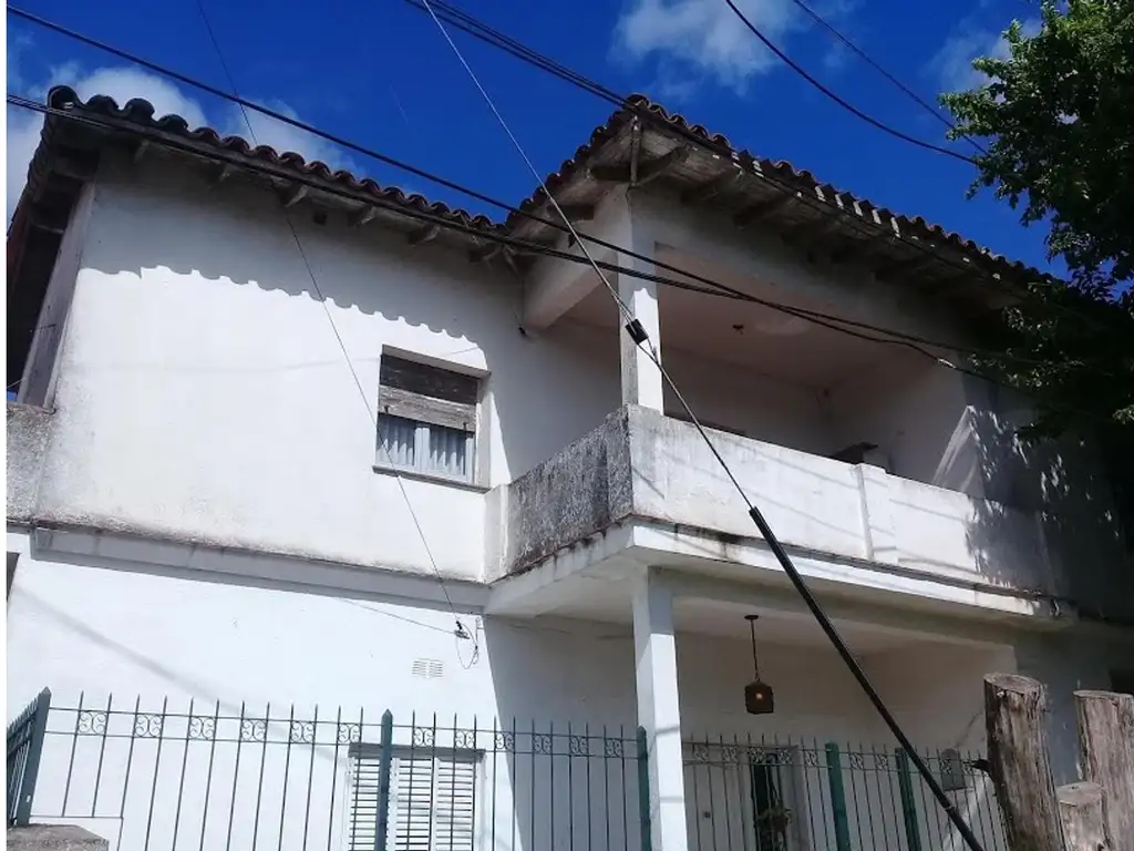 Casa en Ph en 1er piso.  5 ambientes muy amplio