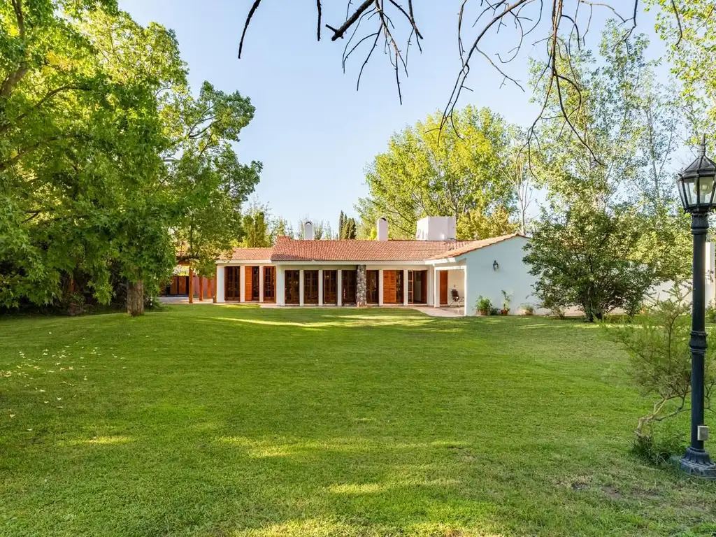 Casa - Venta - Argentina, Luján de Cuyo - Larrea 600