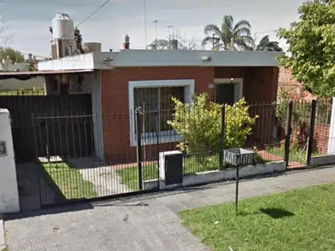 CASA EN INGENIERO PABLO NOGUEZ