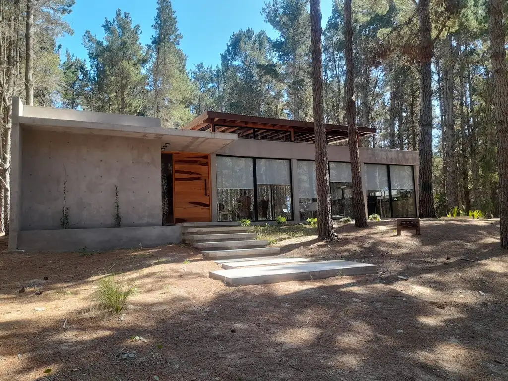 CASA EN VENTA      VILLA ROBLES