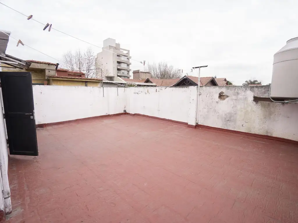 Venta PH 3 ambientes con cocina separada y terraza! Lanús O.