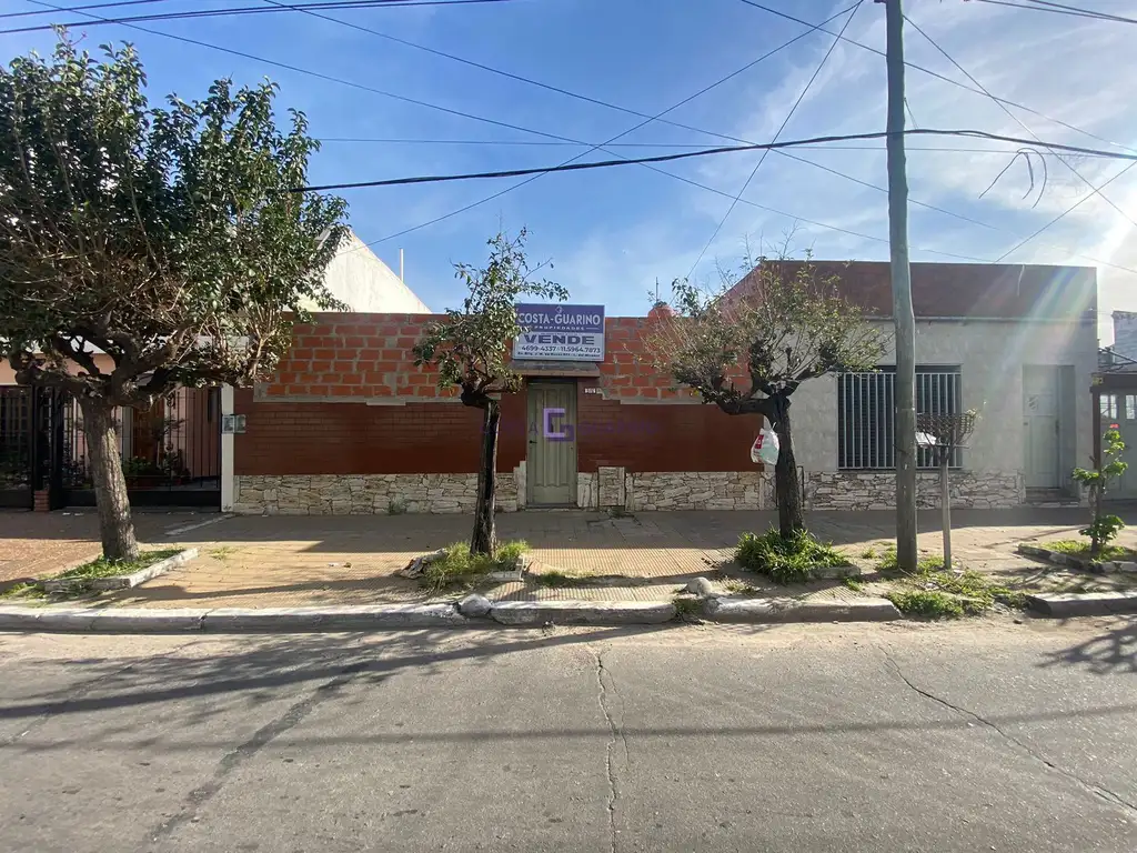 TERRENO DE 360 M² (8,66 X 41,50) CON VIVIENDA A REFACCIONAR