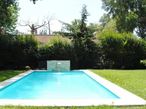 Casa en Venta - 4 dormitorios - USD 248.000