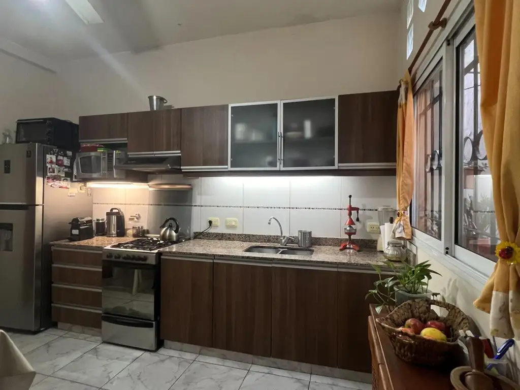 Venta Casa 3 ambientes GRAN LOTE en Béccar.