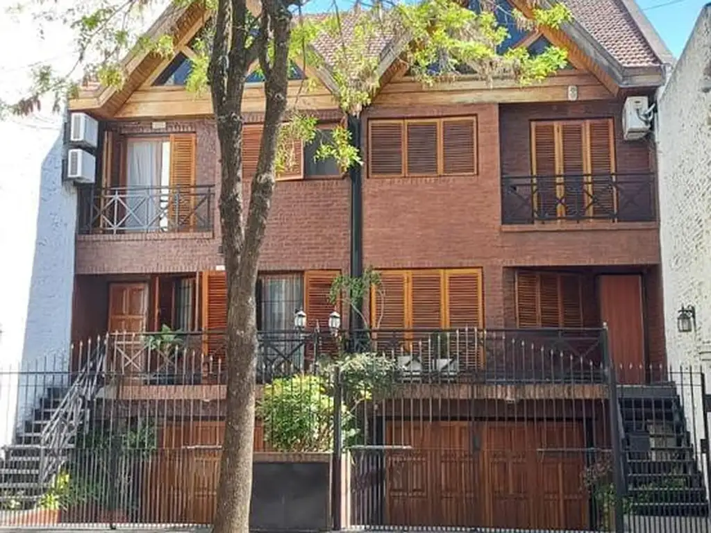 Casa 6 ambientes en venta en Isabel la Catolica al 700 Barracas CABA