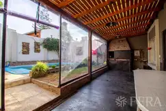 Venta casa de 7 ambientes con cochera en Quilmes