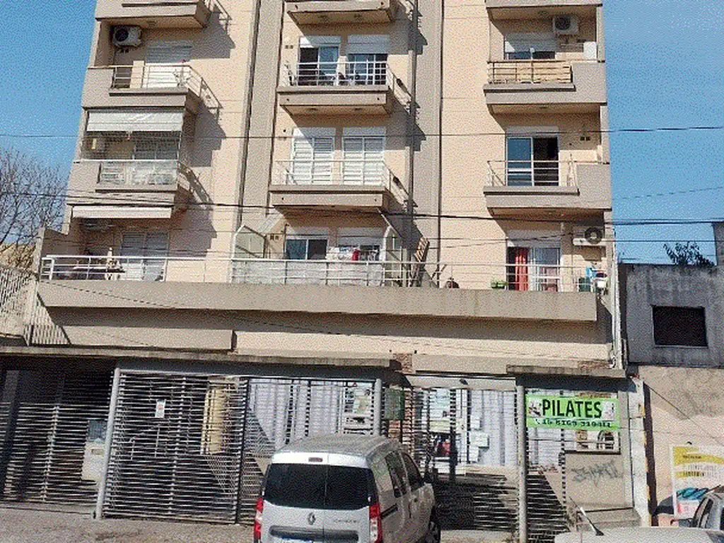 OPORTUNIDAD - VENDE DEPARTAMENTO 2 AMB CON BALCON Y COCHERA CUBIERTA, ZONA MARTIN CORONADO