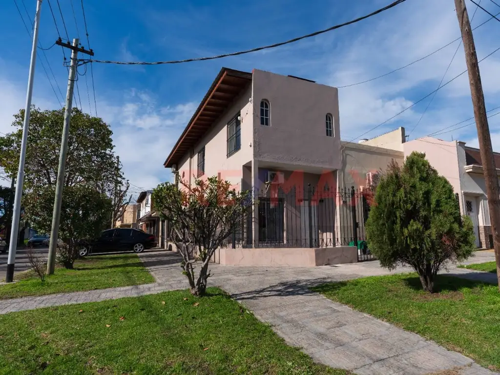 VENTA CASA 5 AMBIENTES AVELLANEDA