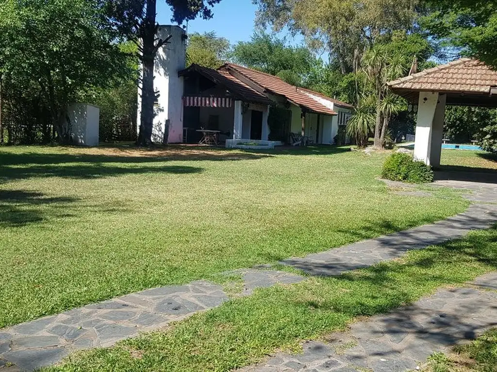 Venta Casa 4 Ambientes  C/ Pileta en Tortuguitas