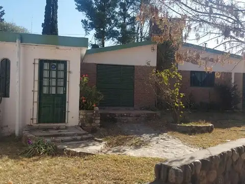 025-22: Casa en venta en Villa Los Aromos – sierras de Cba.